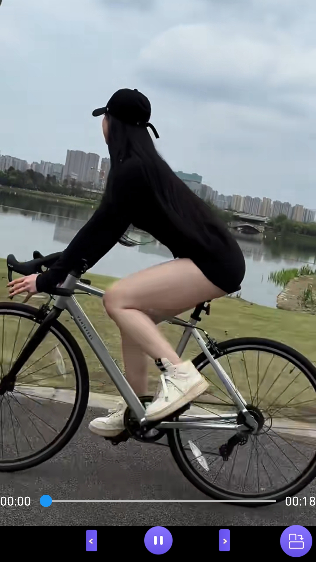 小学校长是谁截图